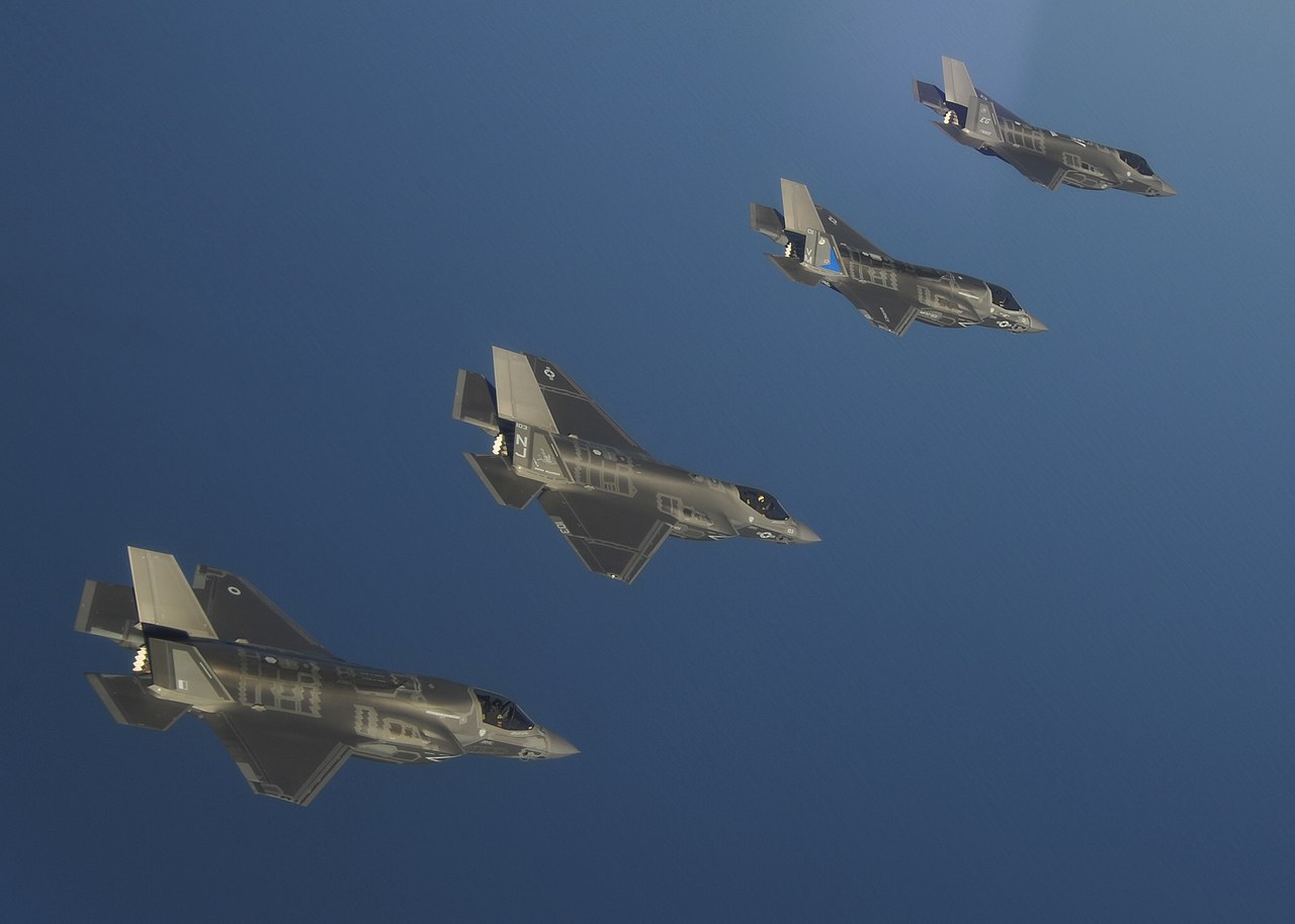 Air Force Wants More Planes Faster—Plus a Thousand Drone Wingmen - Defense  One